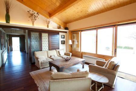 Impresionant Xalet La Roca Forada Apartment Guils de Cerdana Bagian luar foto