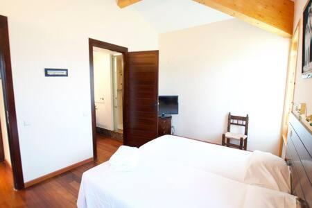 Impresionant Xalet La Roca Forada Apartment Guils de Cerdana Bagian luar foto