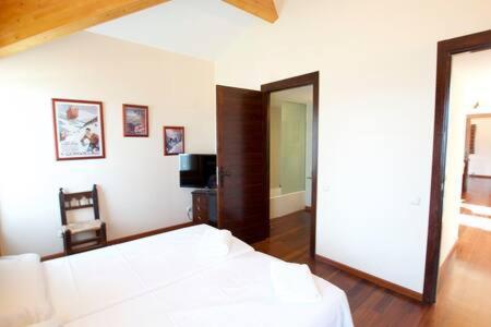 Impresionant Xalet La Roca Forada Apartment Guils de Cerdana Bagian luar foto